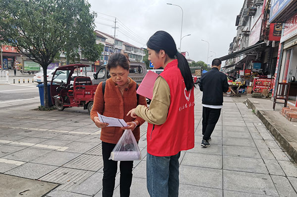 保护个人信息护航数据安全——护安镇开展数据安全宣传活动(图1)