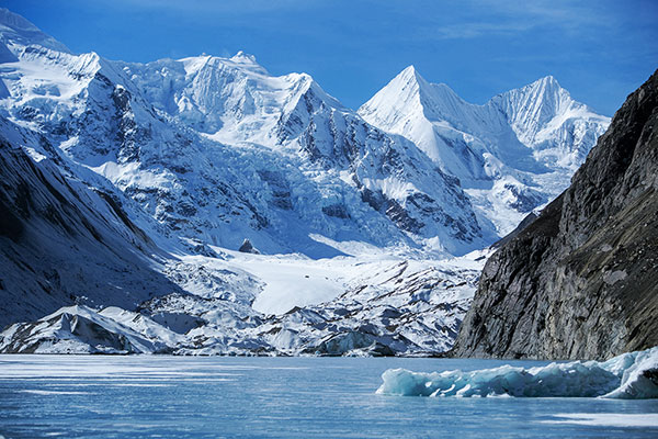 走进祥格拉冰川，享受冬日蓝冰盛宴